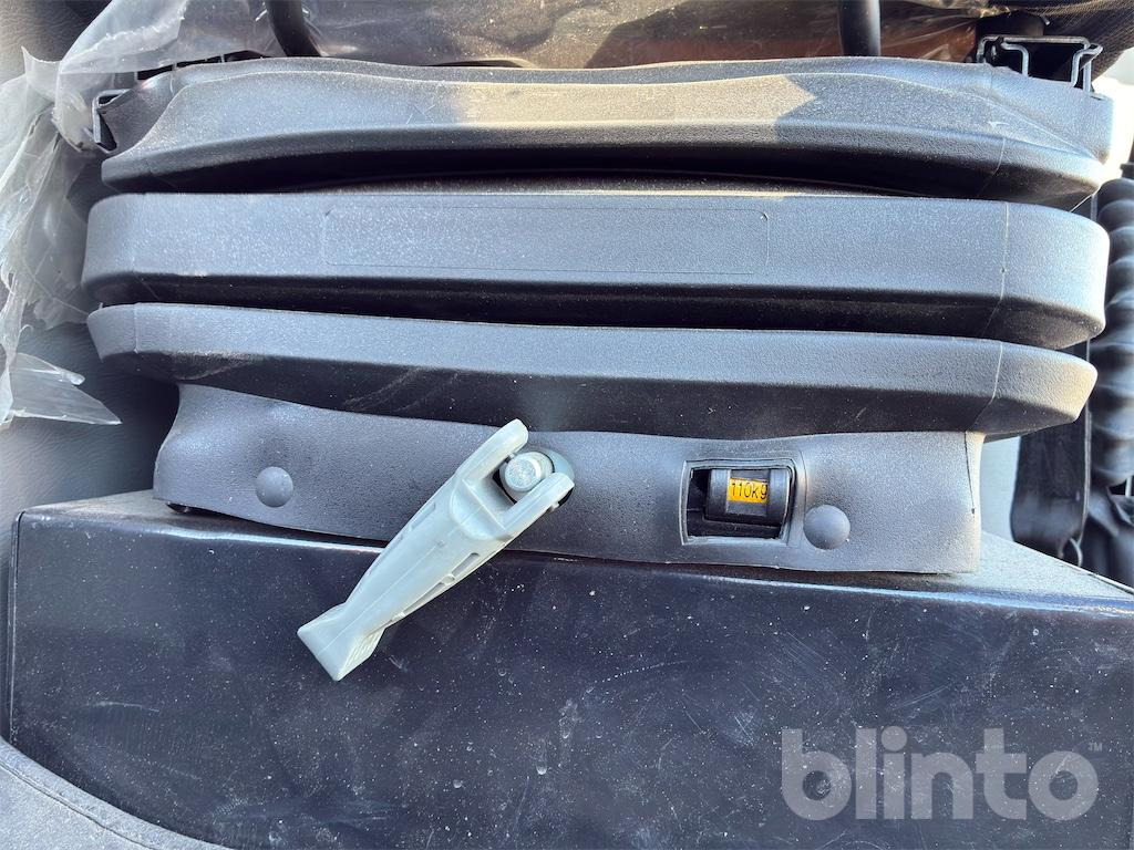 Wiellader Swekip 2050 inklusive långgafflar och planeringsskopa