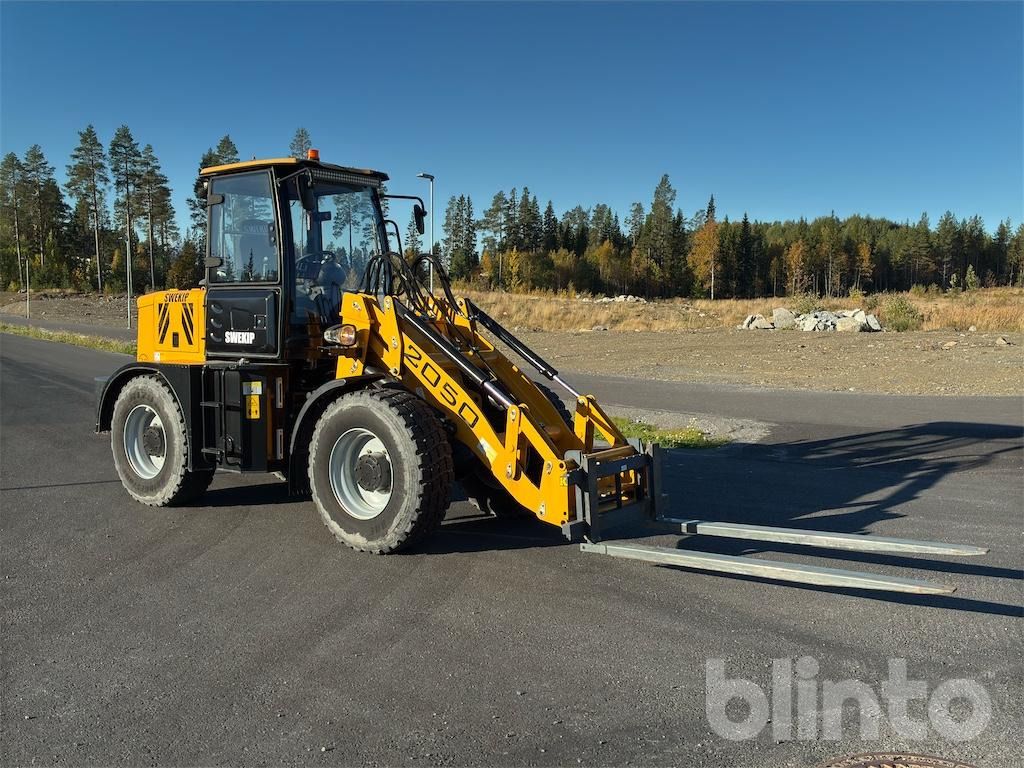 Wiellader Swekip 2050 inklusive långgafflar och planeringsskopa