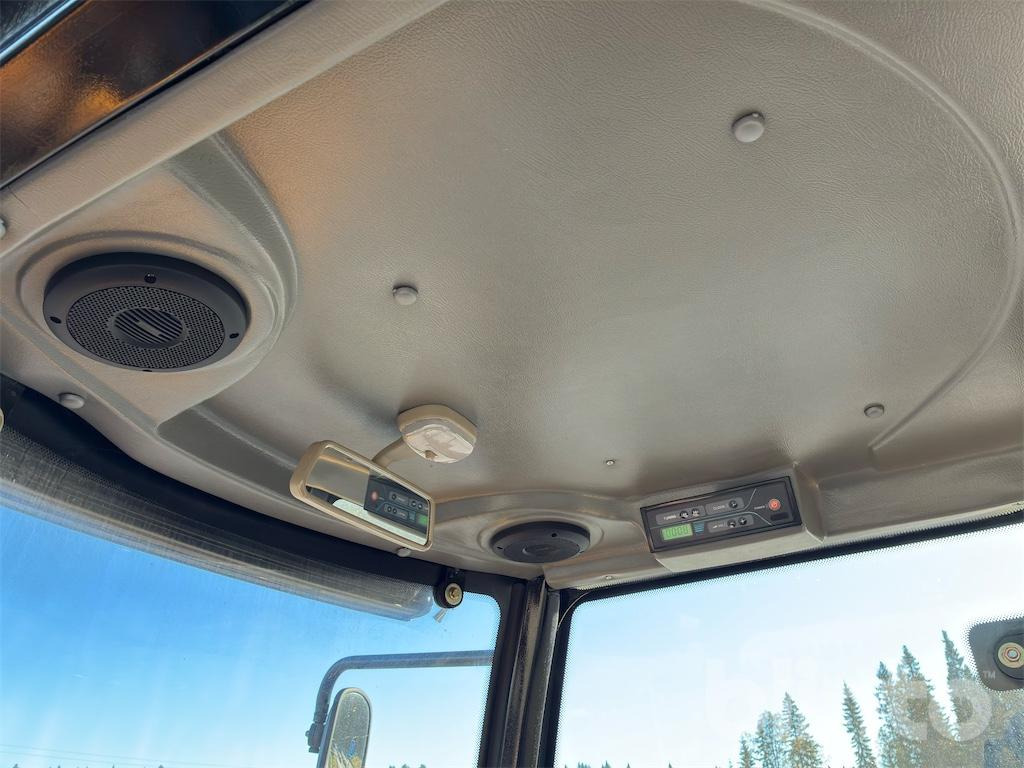 Wiellader Swekip 2050 inklusive långgafflar och planeringsskopa