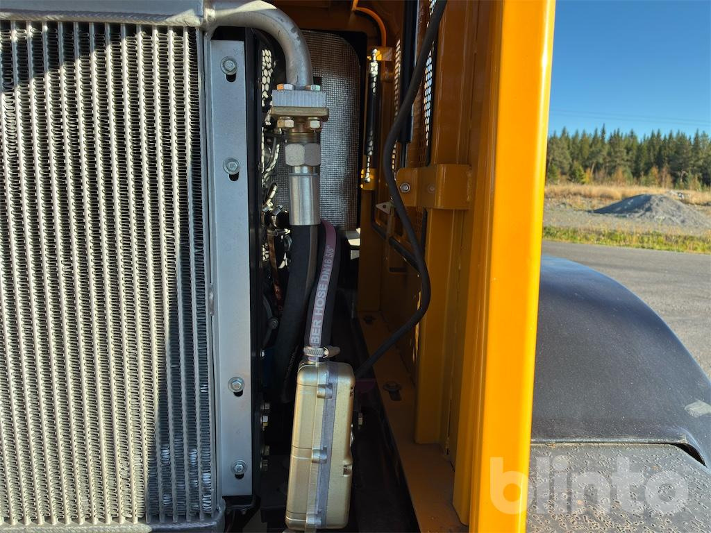 Wiellader Swekip 2050 inklusive långgafflar och planeringsskopa