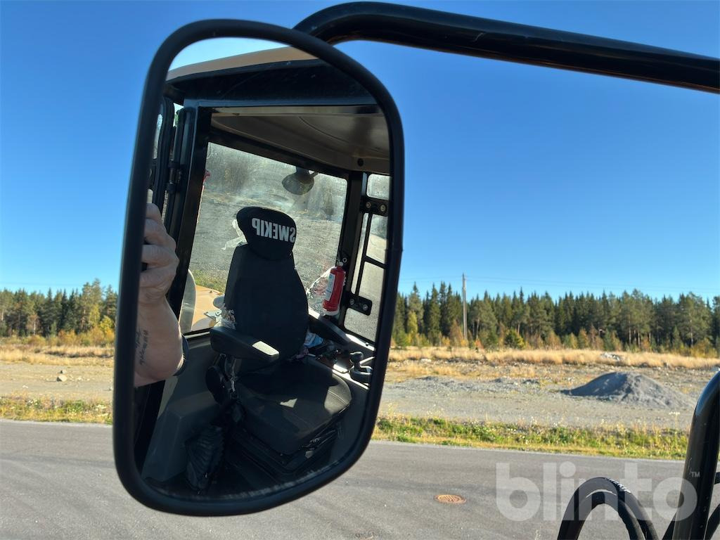 Wiellader Swekip 2050 inklusive långgafflar och planeringsskopa