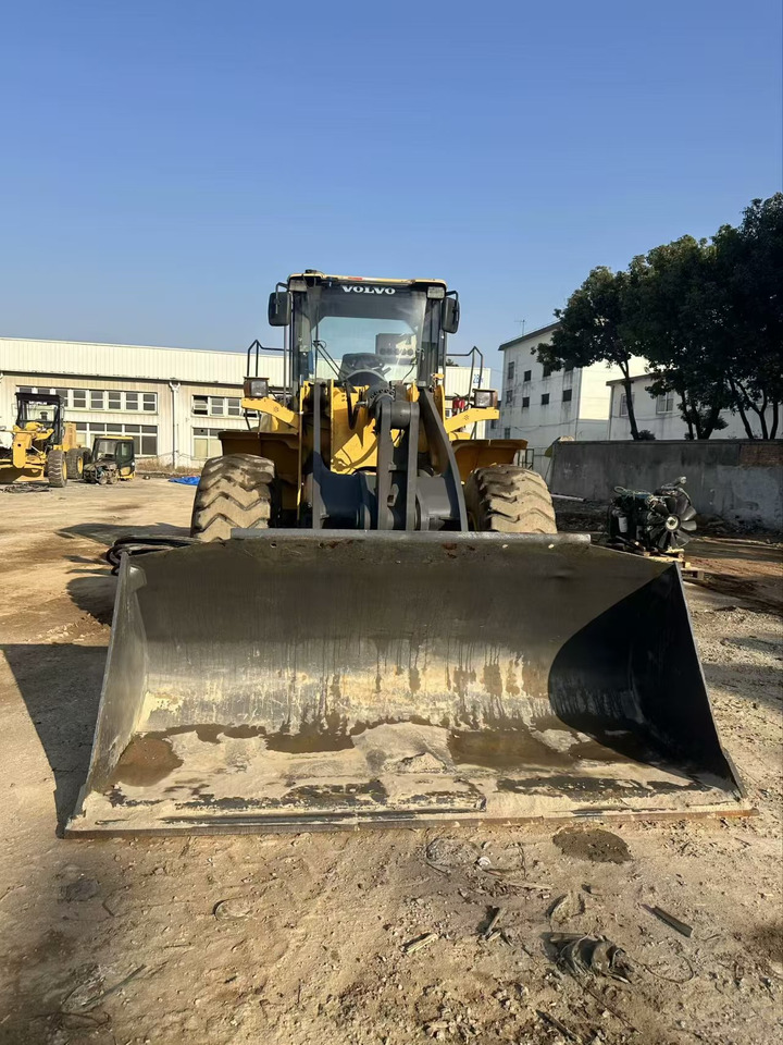 Wiellader VOLVO 105L