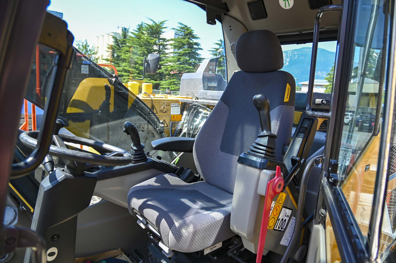 Wiellader VOLVO EWR150E