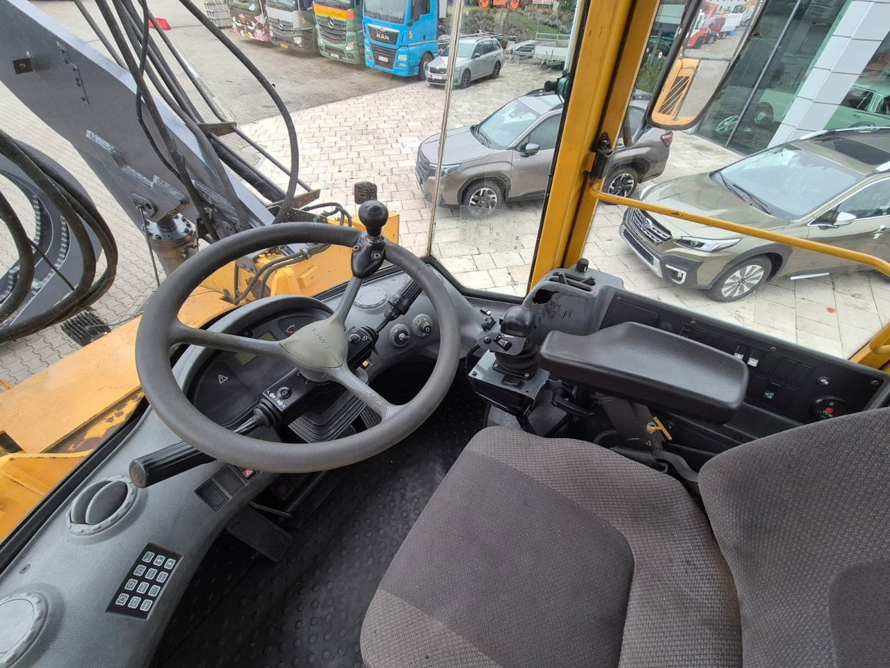 Wiellader VOLVO L180 E / 4WD / 1 Owner / Wood LOG