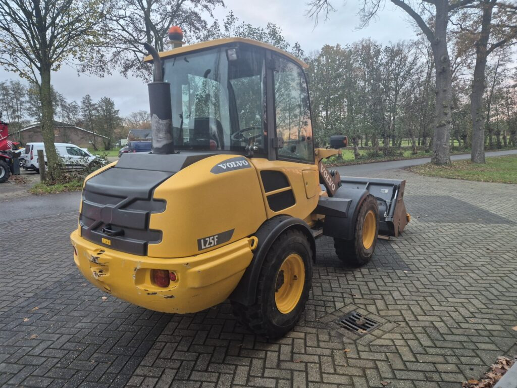 Wiellader VOLVO L25F