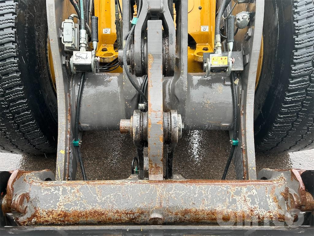 Wiellader VOLVO L70D Med Redskap