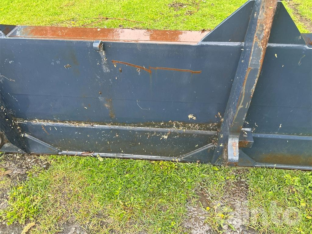 Wiellader VOLVO L70D Med Redskap