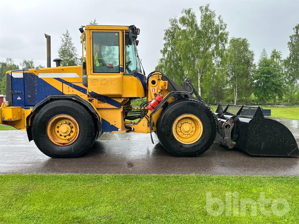 Wiellader VOLVO L70D Med Redskap
