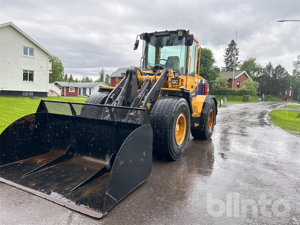 Wiellader VOLVO L70D Med Redskap