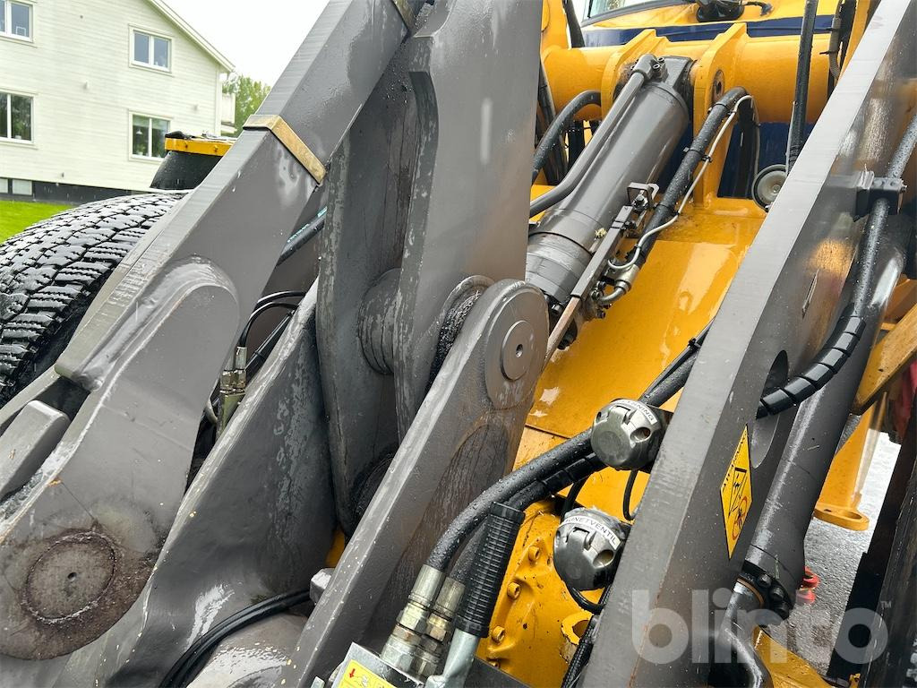 Wiellader VOLVO L70D Med Redskap