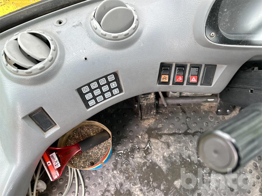 Wiellader VOLVO L70D Med Redskap