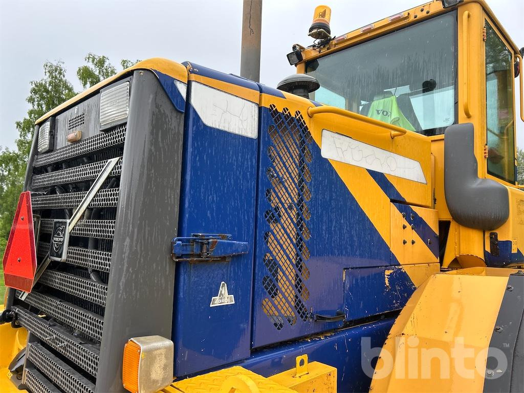 Wiellader VOLVO L70D Med Redskap
