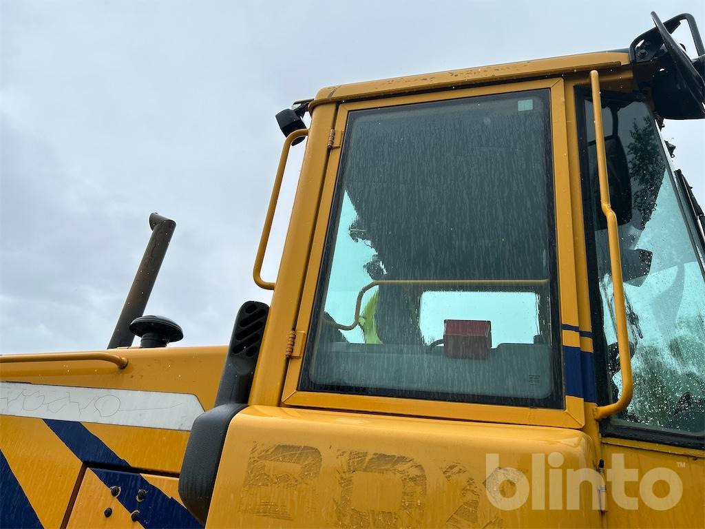 Wiellader VOLVO L70D Med Redskap