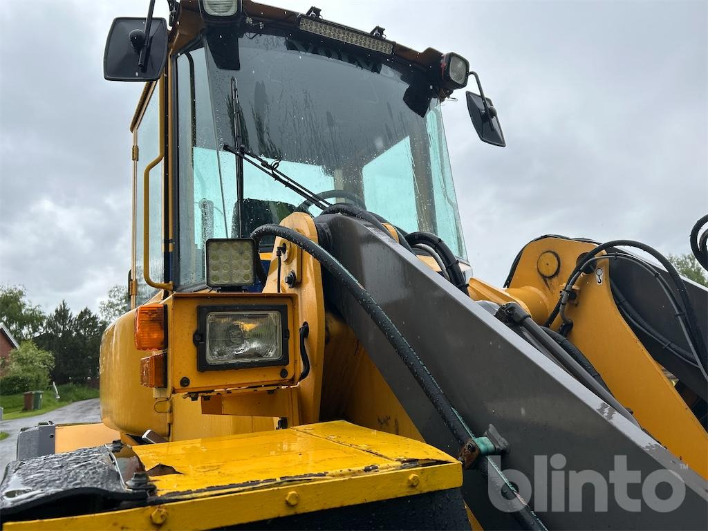 Wiellader VOLVO L70D Med Redskap