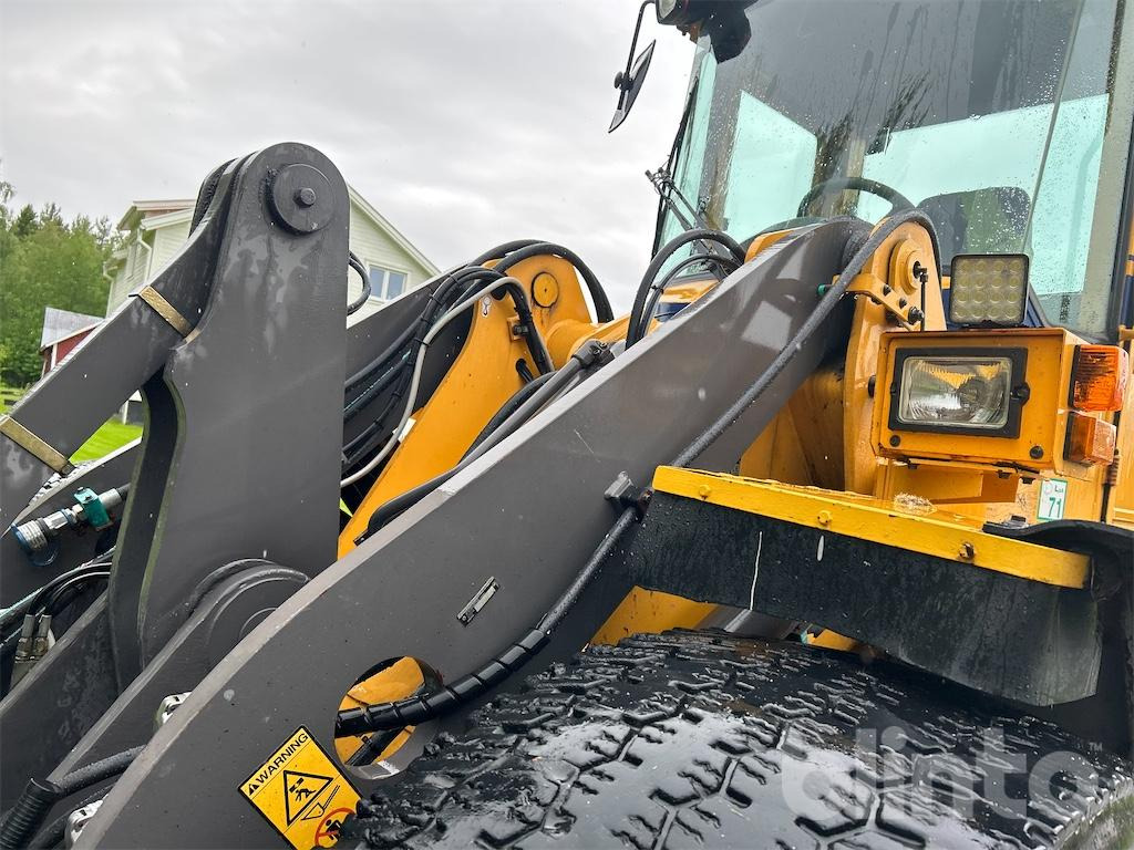 Wiellader VOLVO L70D Med Redskap