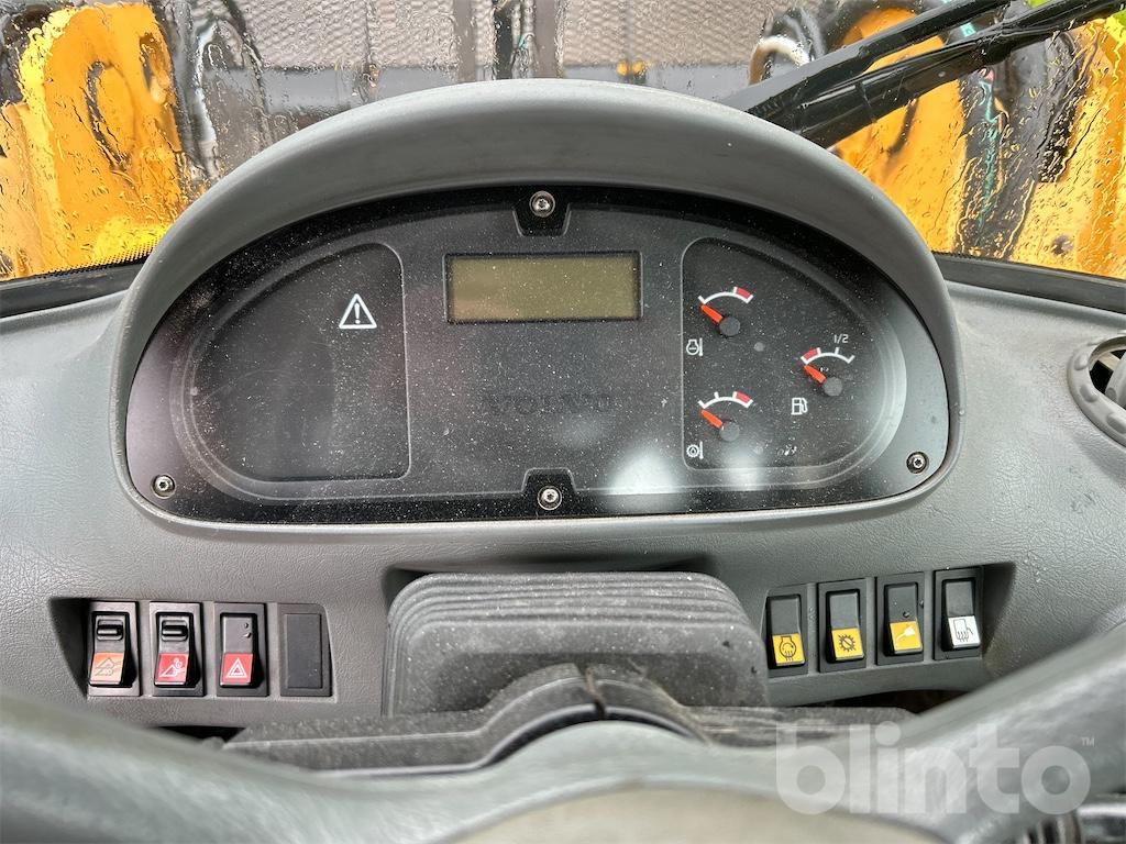 Wiellader VOLVO L70D Med Redskap