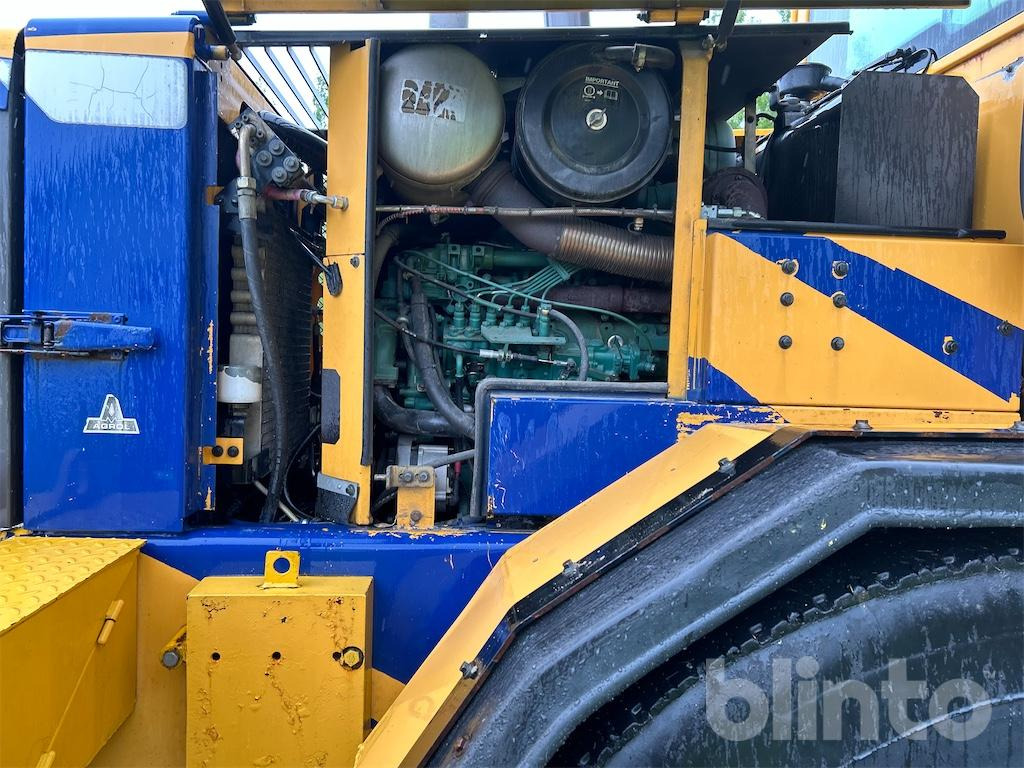Wiellader VOLVO L70D Med Redskap
