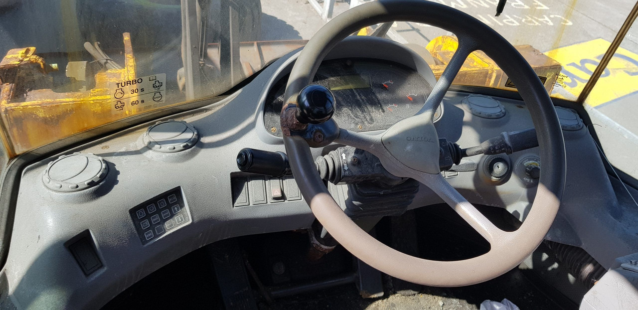 Wiellader VOLVO L90D S/N 33264