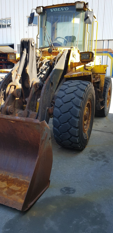 Wiellader VOLVO L90D S/N 33264
