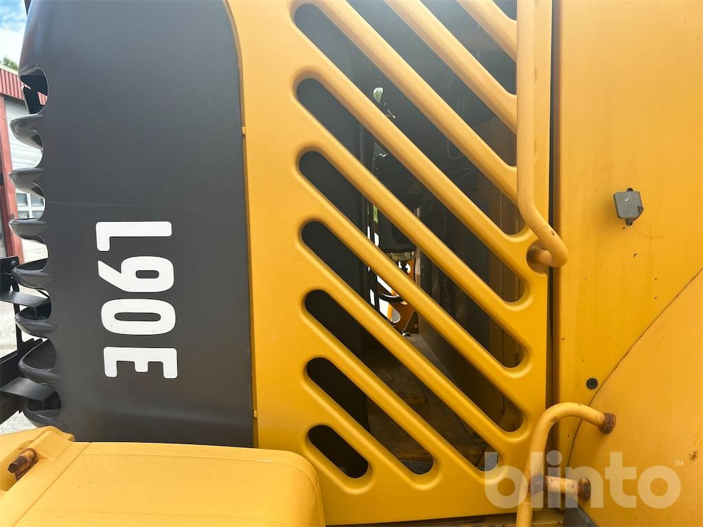 Wiellader VOLVO L90E