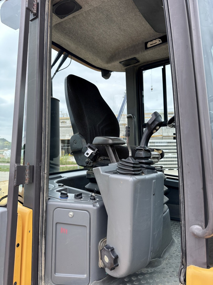 Wiellader VOLVO L 30 B PRO 3er Kreis Klappschaufel+Palettengabel