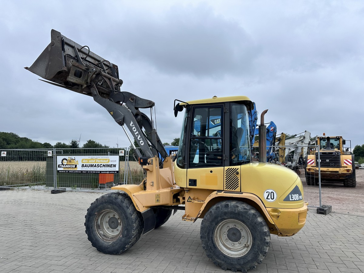 Wiellader VOLVO L 30 B PRO 3er Kreis Klappschaufel+Palettengabel