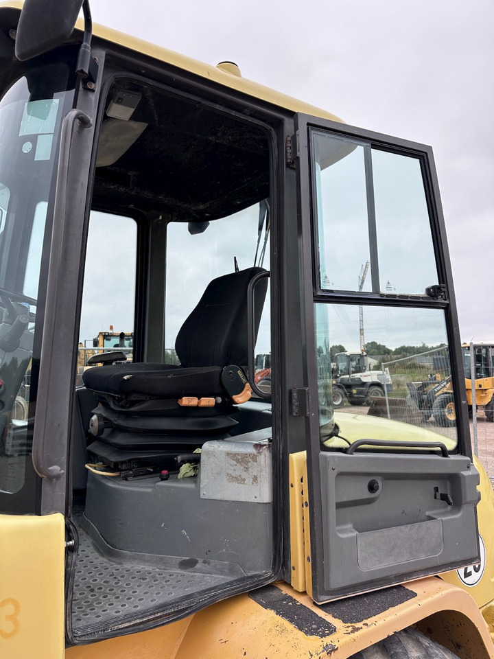 Wiellader VOLVO L 30 B PRO 3er Kreis Klappschaufel+Palettengabel