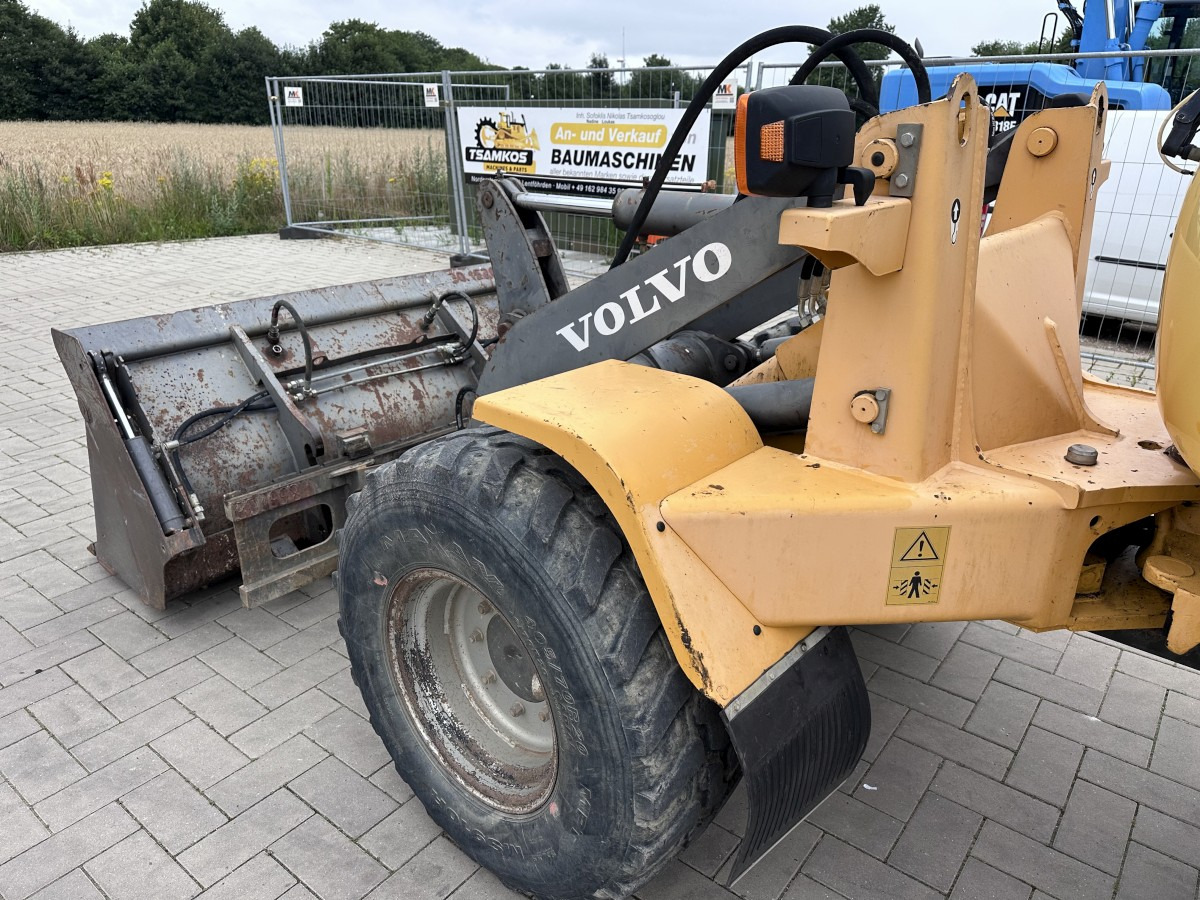 Wiellader VOLVO L 30 B PRO 3er Kreis Klappschaufel+Palettengabel