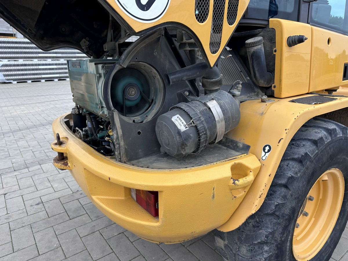 Wiellader VOLVO L 30 B PRO 3er Kreis Klappschaufel+Palettengabel