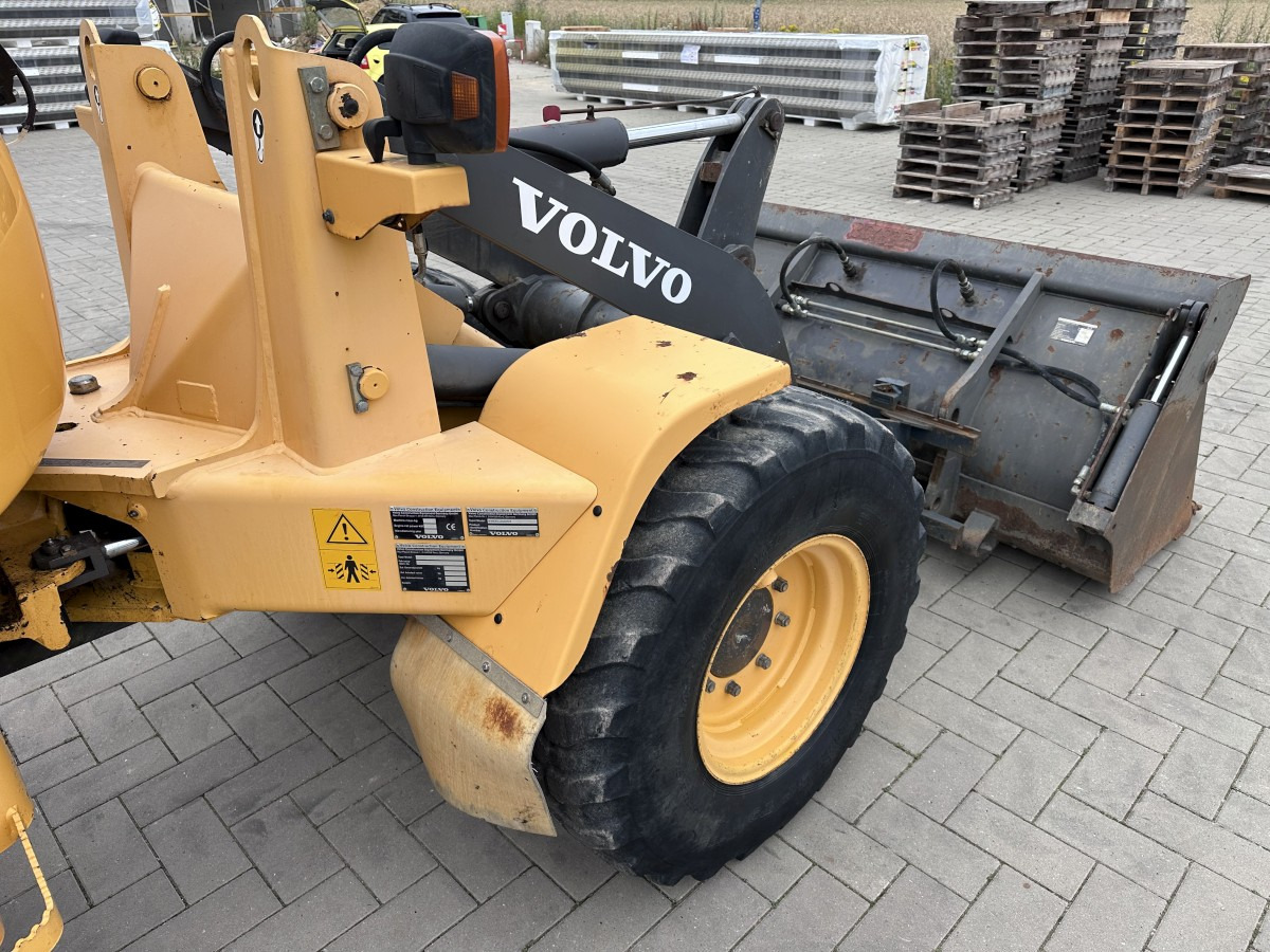 Wiellader VOLVO L 30 B PRO 3er Kreis Klappschaufel+Palettengabel