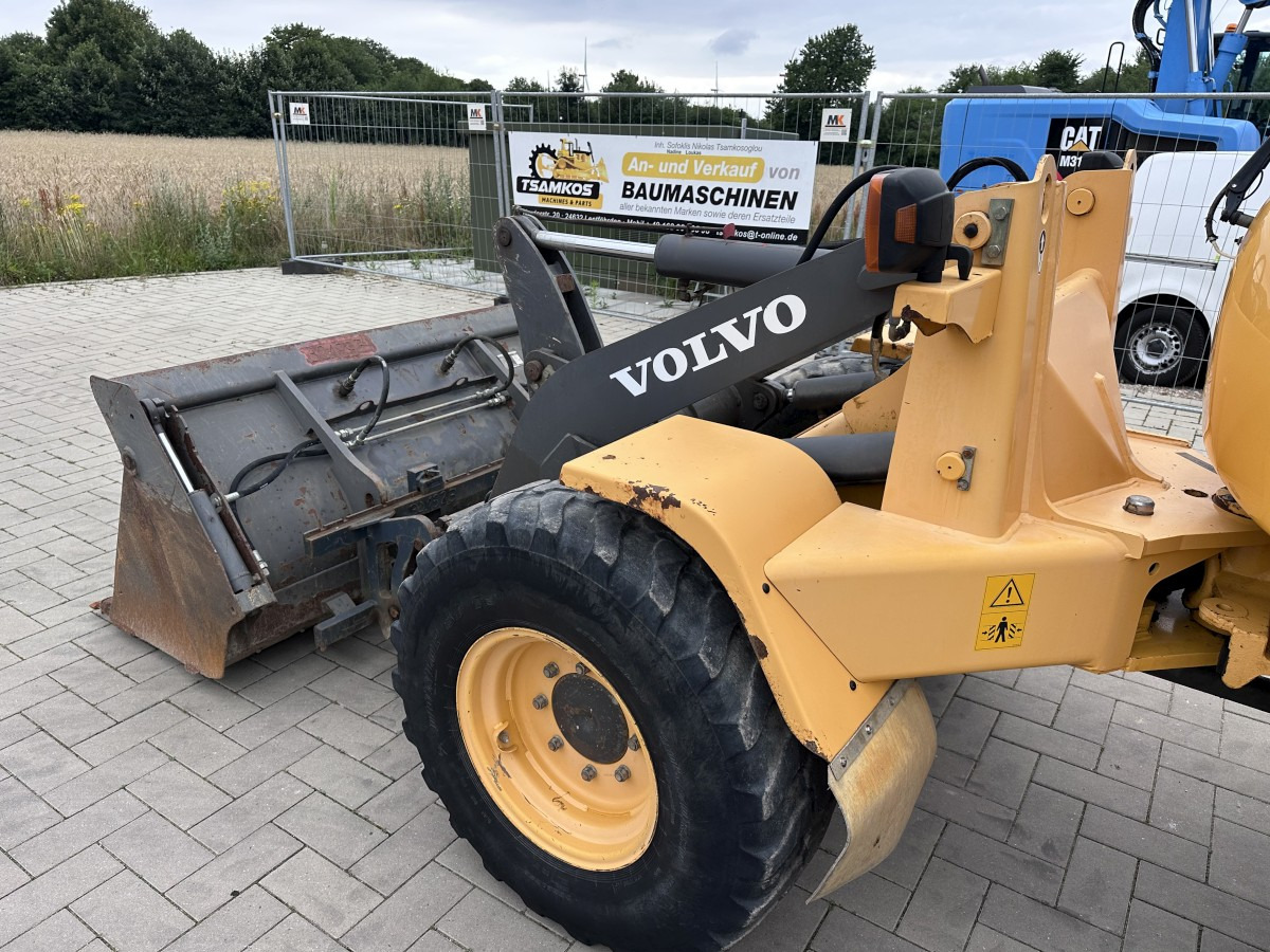 Wiellader VOLVO L 30 B PRO 3er Kreis Klappschaufel+Palettengabel
