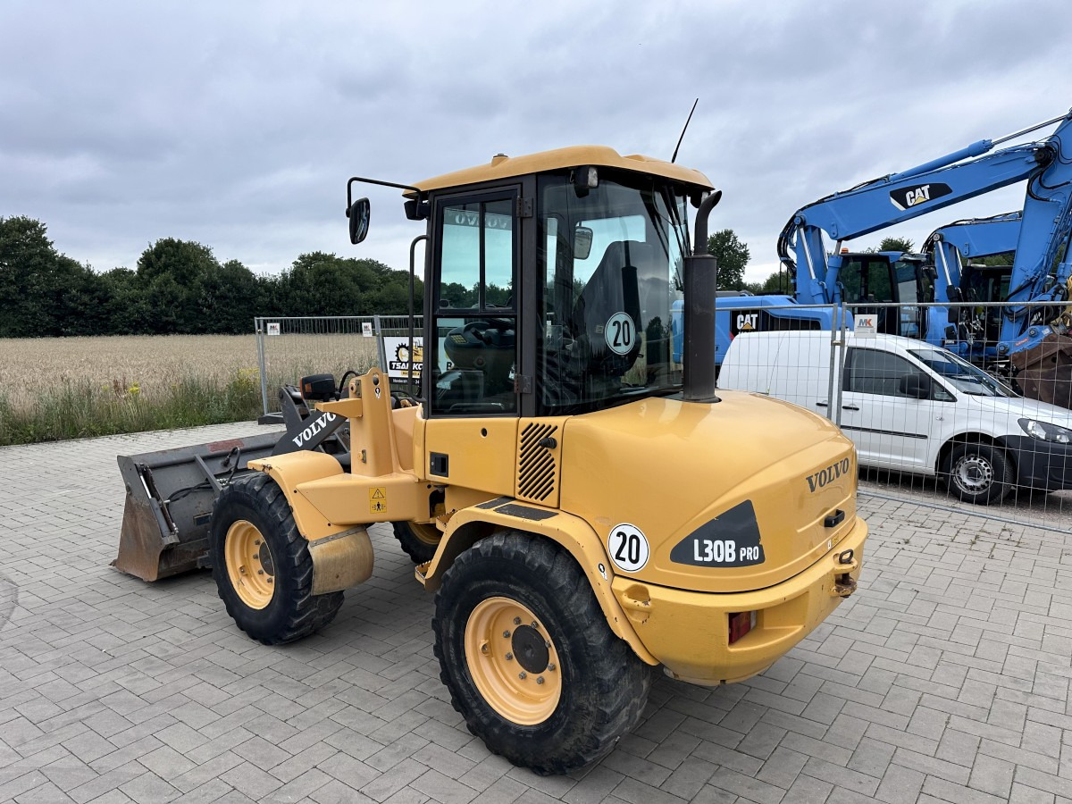 Wiellader VOLVO L 30 B PRO 3er Kreis Klappschaufel+Palettengabel