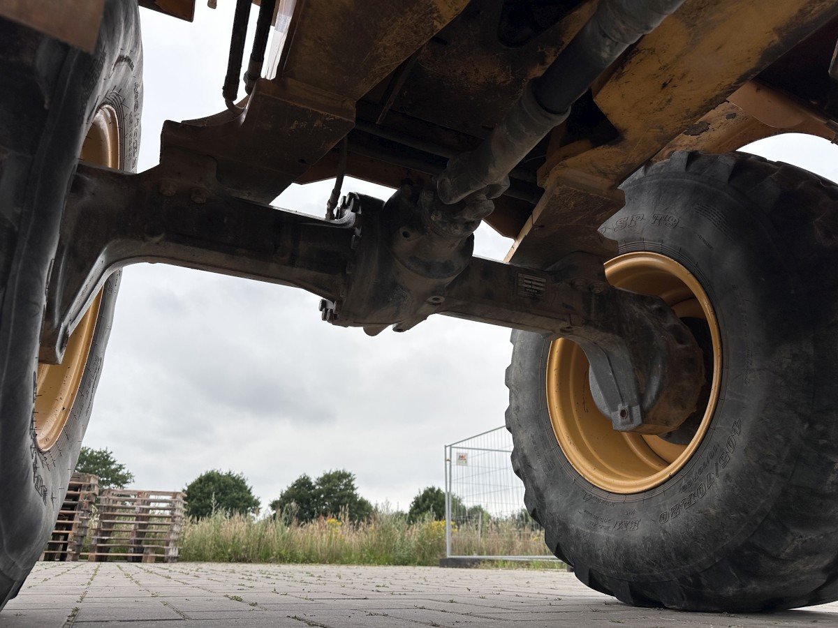 Wiellader VOLVO L 30 B PRO 3er Kreis Klappschaufel+Palettengabel