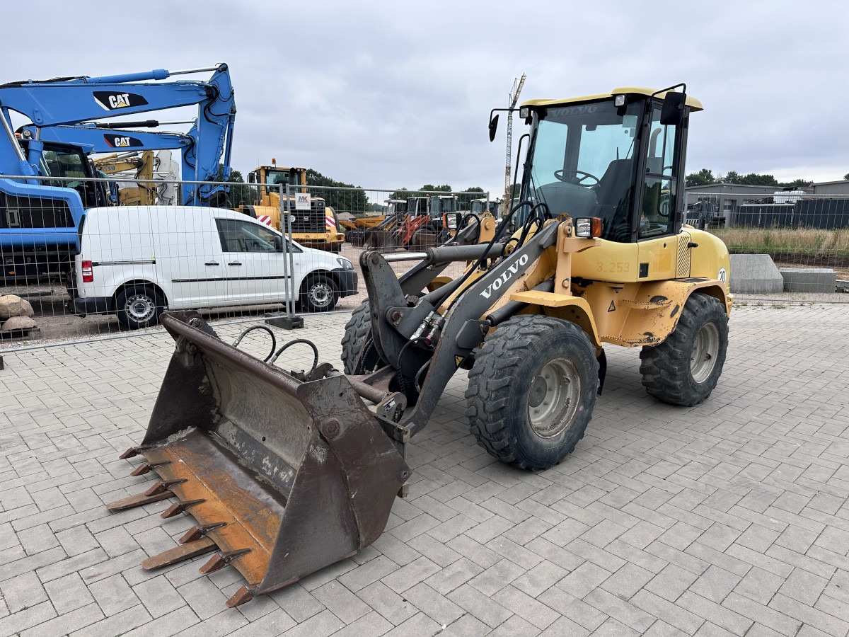 Wiellader VOLVO L 30 B PRO 3er Kreis Klappschaufel+Palettengabel