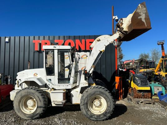 Wiellader Venieri Case 421B à 13 500 € HT