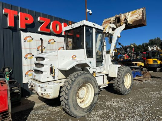 Wiellader Venieri Case 421B à 13 500 € HT