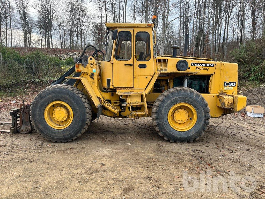 Wiellader Volvo BM L90