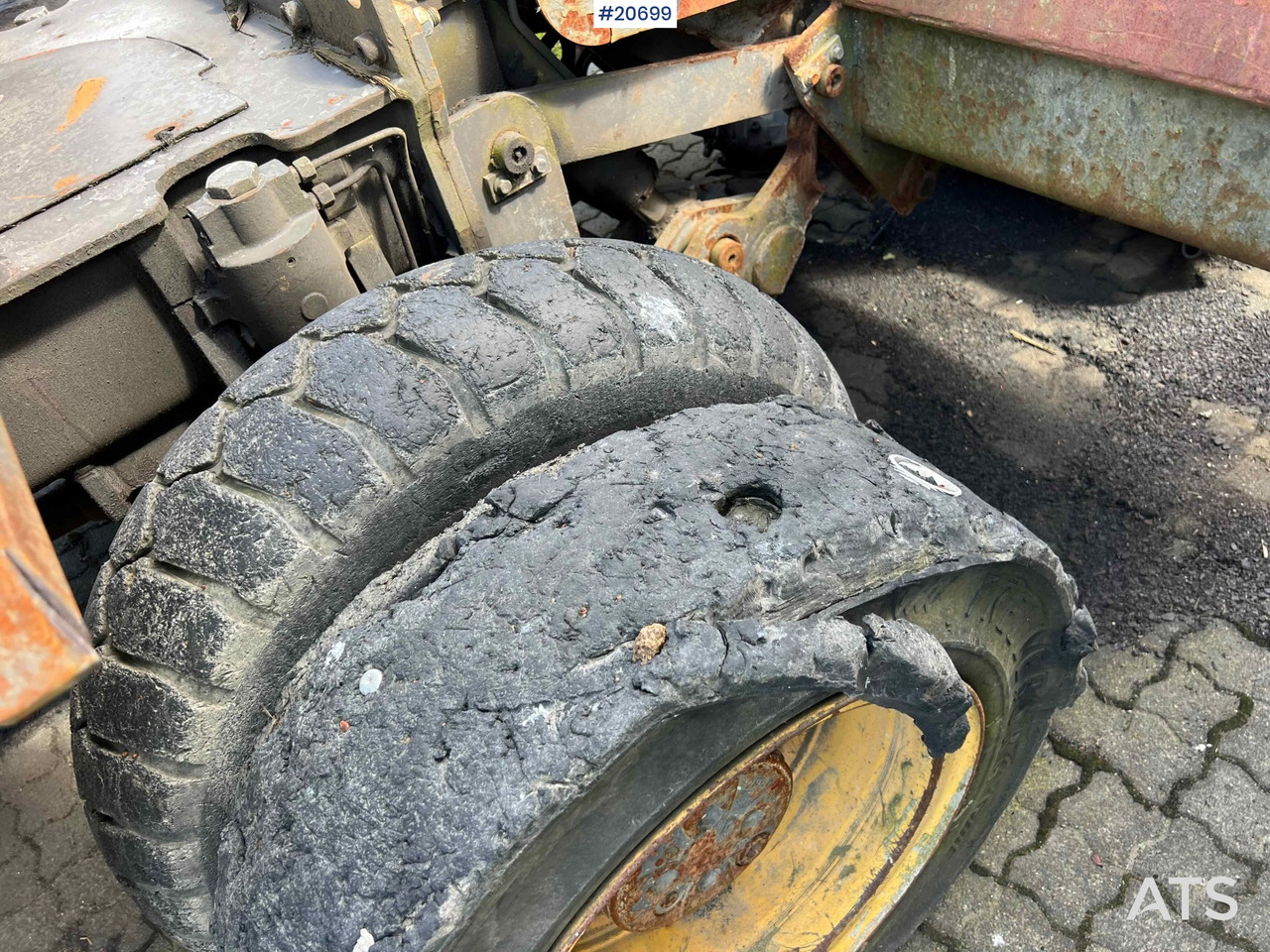 Wiellader Volvo EW160B hjulmaskin m/ støtte bein og skjær