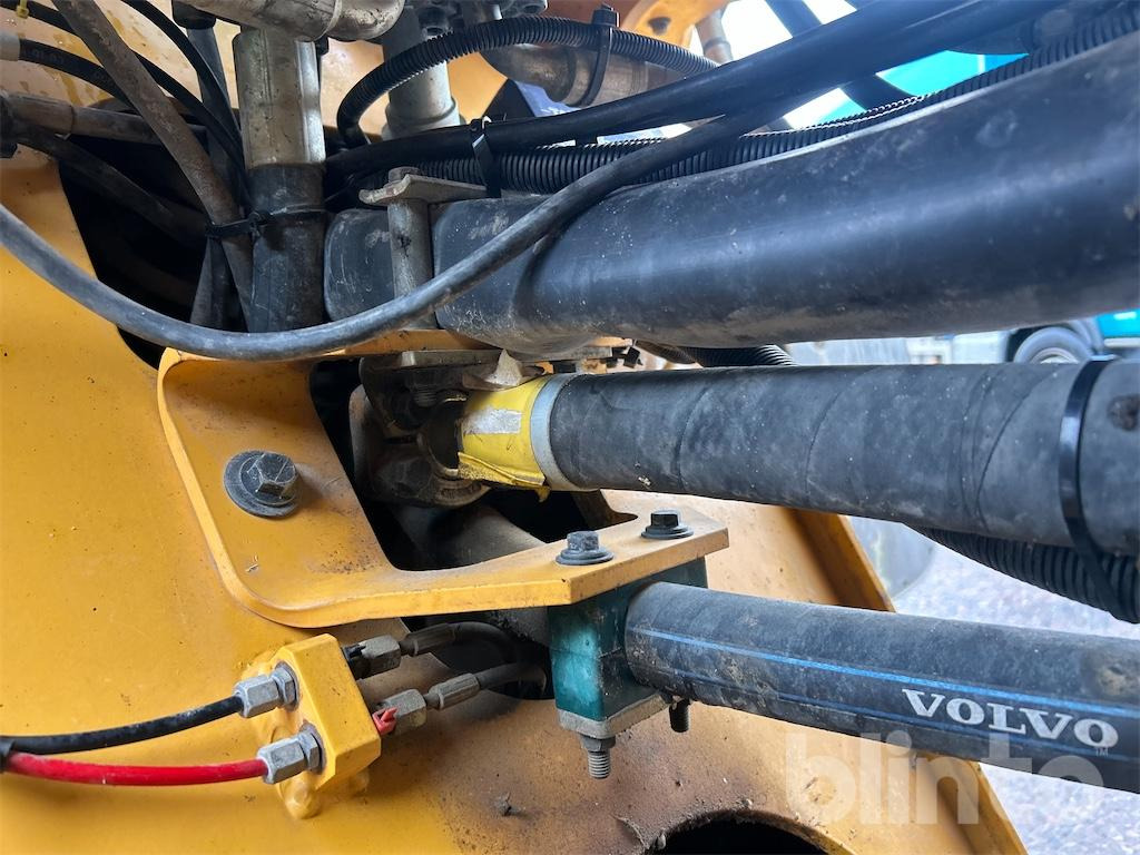 Wiellader Volvo L110F med skopa