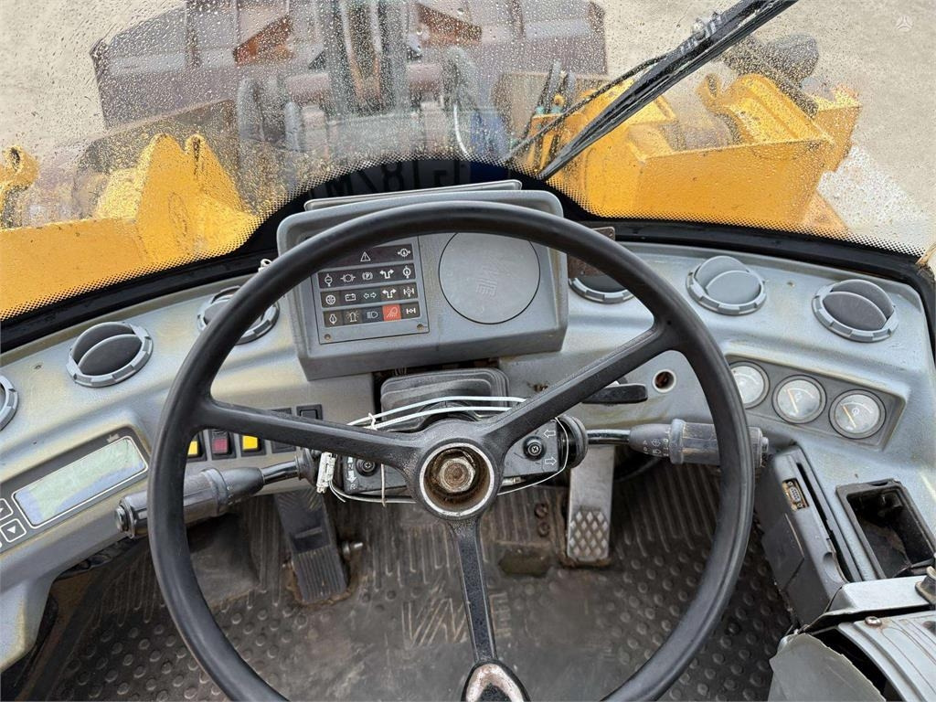 Wiellader Volvo L180C quick coupler