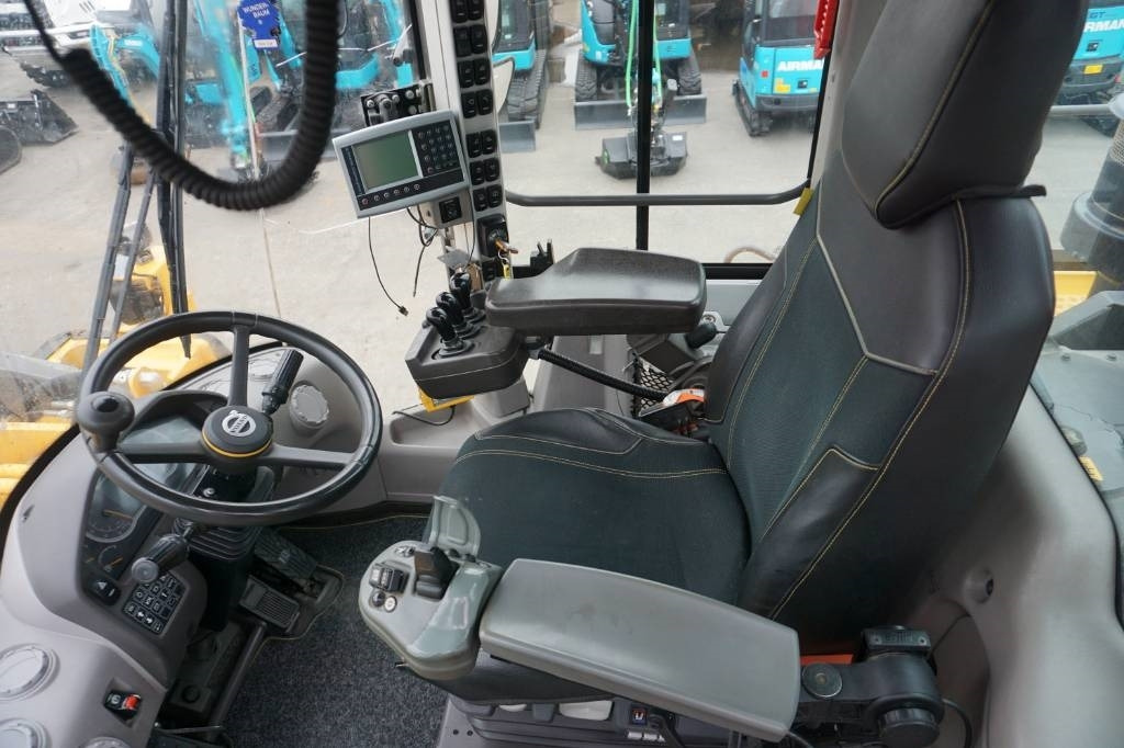 Wiellader Volvo L250H *Uthyres*