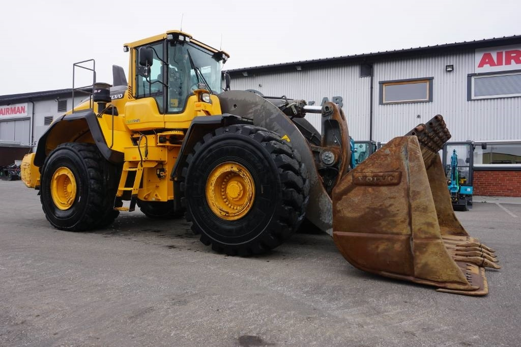 Wiellader Volvo L250H *Uthyres*