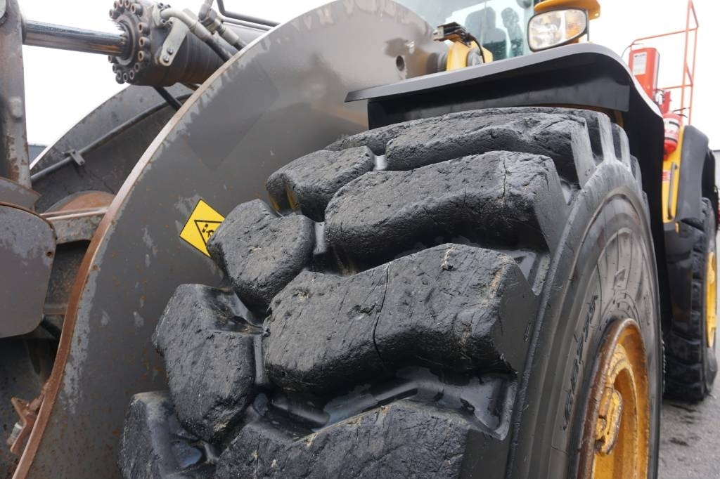 Wiellader Volvo L250H *Uthyres*