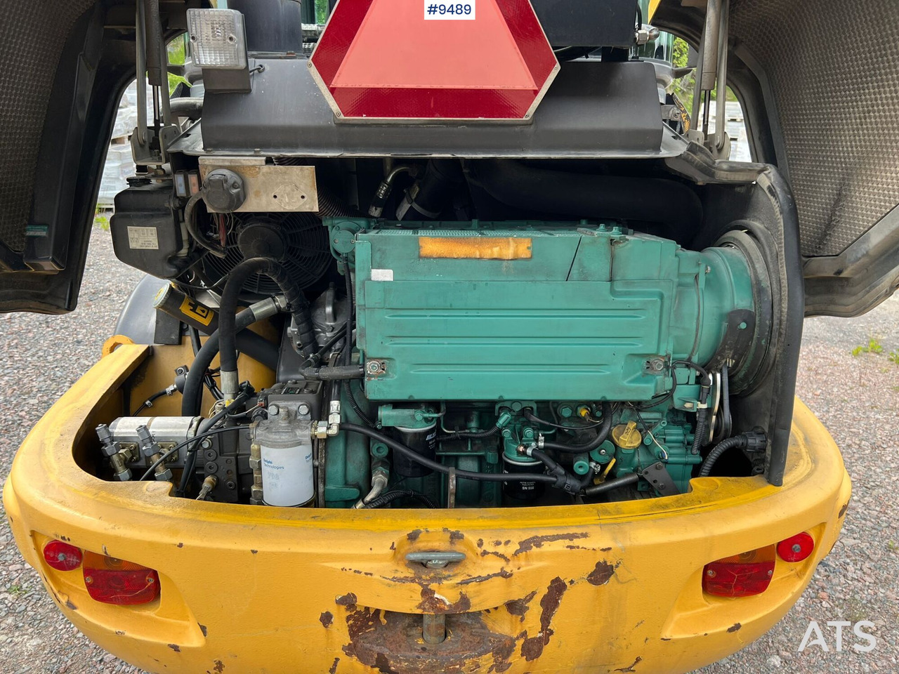 Wiellader Volvo L25 B with tools (VIDEO)