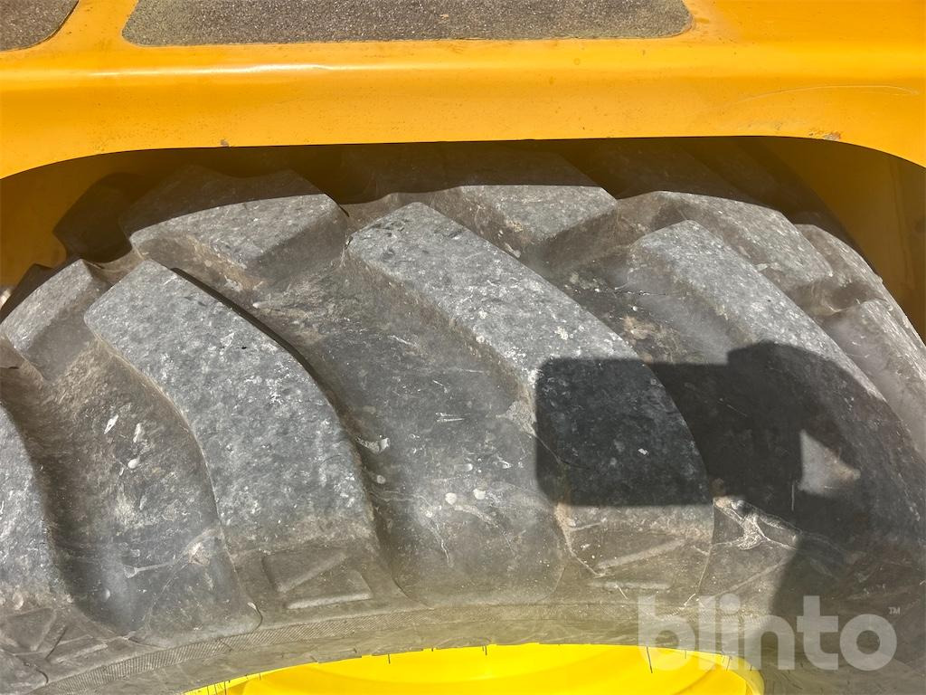 Wiellader Volvo L30B Pro -  3 Redskap & Hjul