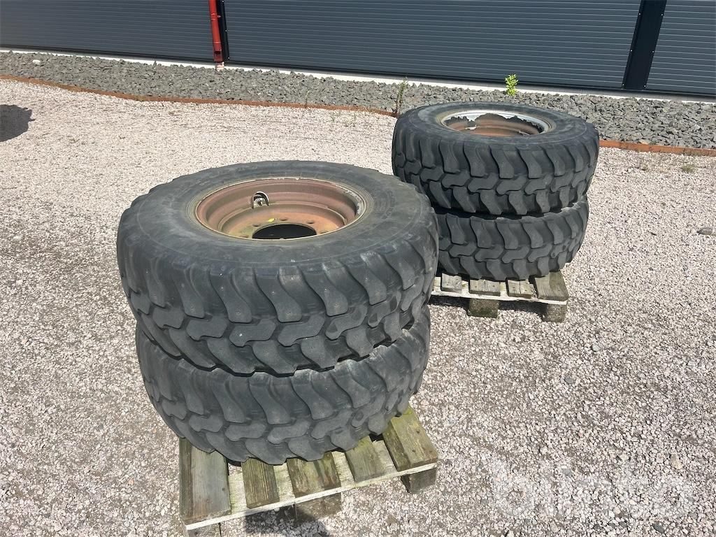 Wiellader Volvo L30B Pro -  3 Redskap & Hjul