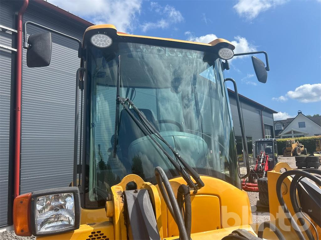 Wiellader Volvo L30B Pro -  3 Redskap & Hjul