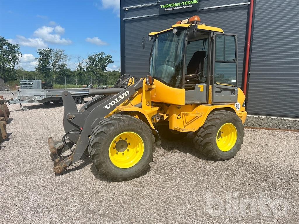 Wiellader Volvo L30B Pro -  3 Redskap & Hjul