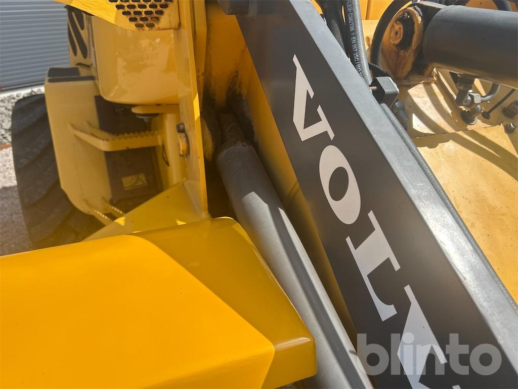 Wiellader Volvo L30B Pro -  3 Redskap & Hjul