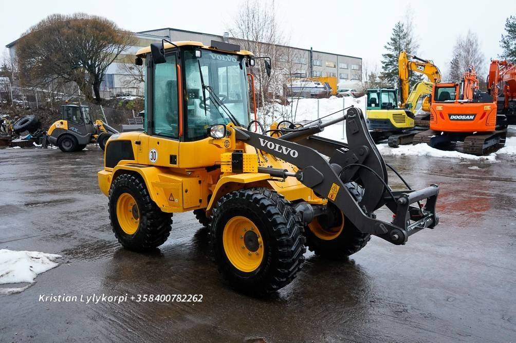 Wiellader Volvo L30HS UUSI AJAMATON
